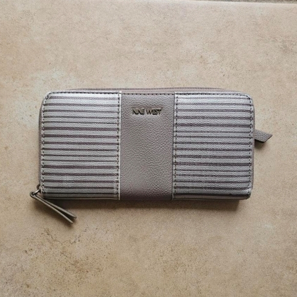 Nine West Handbags - Nine West Silver and Gray Textured Wallet